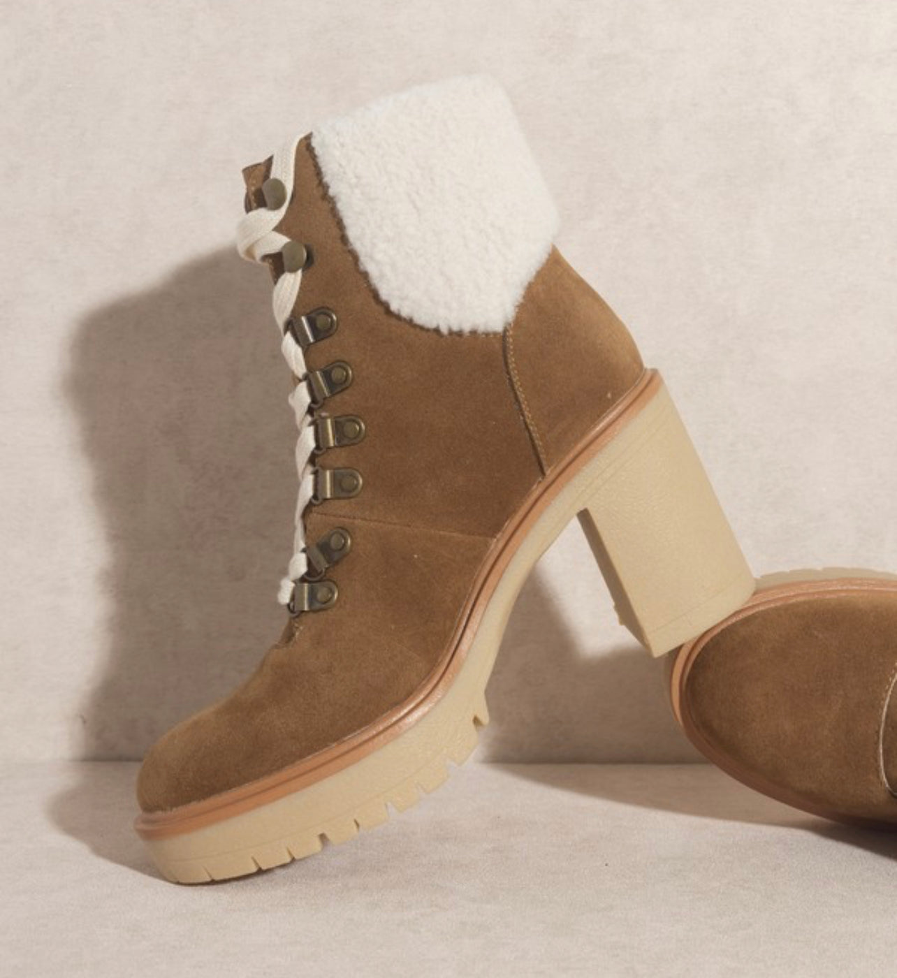 Camel Boots W/Fur