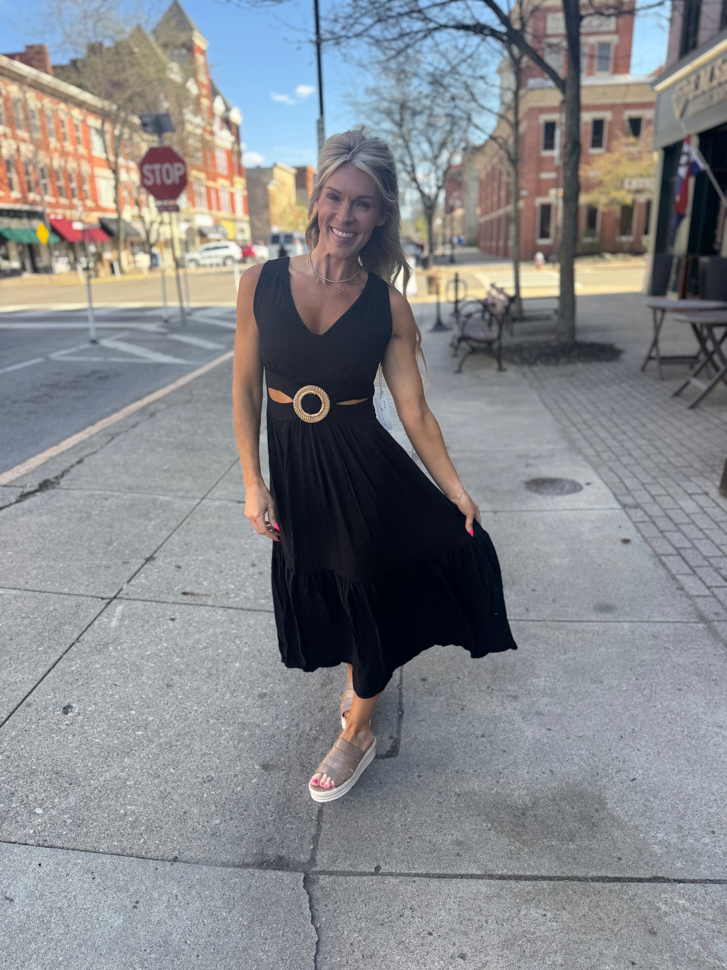 Black Linen Essential