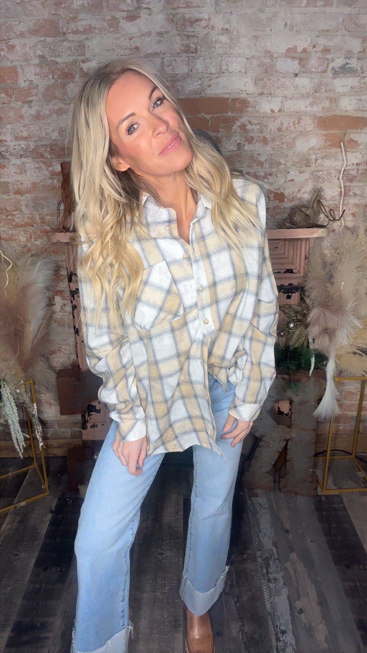 Laura Plaid Washed Top