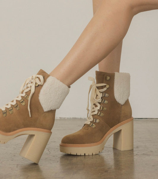 Camel Boots W/Fur